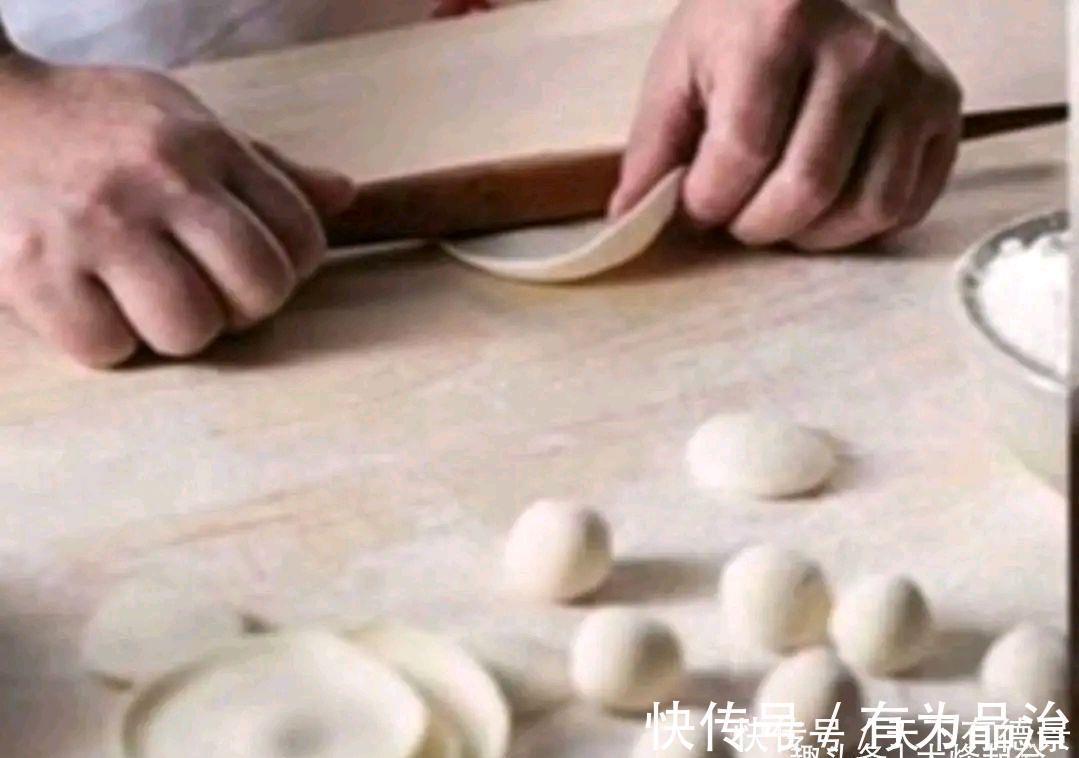 要点|手工饺子不管什么馅,饺子皮是关键,3个要点,饺子好吃不破皮!