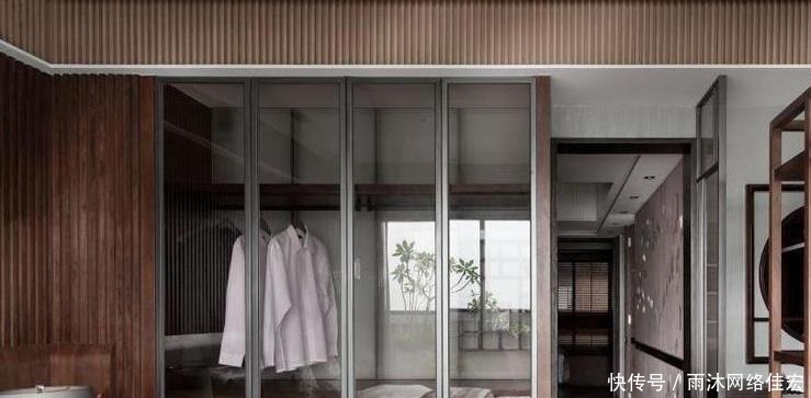 老婆|家里做衣柜,老婆直言不要“推拉门”,木工夸她是个“懂行的人”