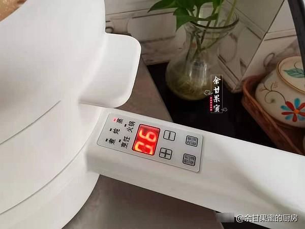 腌制|立秋后常做这道菜，食材加粉腌制，同玉米蒸熟上桌，鲜美不上火