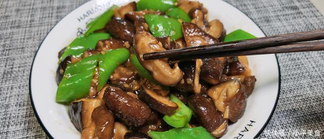 炒香菇时,不要直接就下锅,记住这一点,不放一点肉,味道比肉香