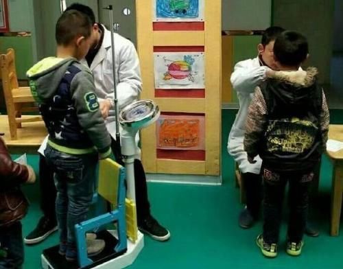 孩子|3种饭“偷走”孩子身高,父母还塞给孩子,儿科主任:无知父母害了娃
