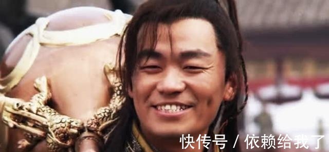 说唐演义全传@他出场就两锤打败单雄信,被李元霸半锤征服,收其为小弟