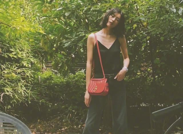 好看|被称为“大表姐”的刘雯日常穿搭, 穿出走秀的感觉, 网友: 太好看