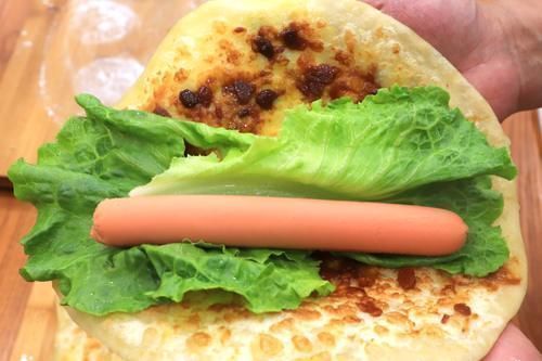 家庭早点鸡蛋灌饼升级版,面里动一下“手脚”保证鼓起不破皮