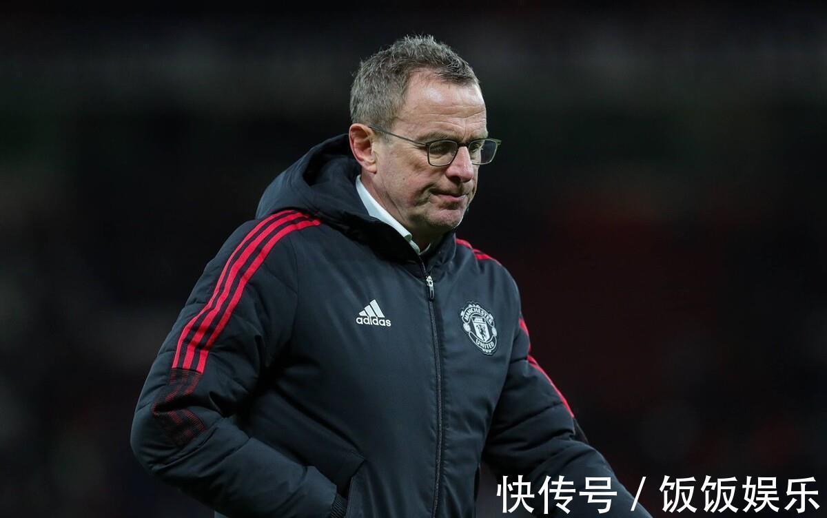 维拉|2比0到2比2!C罗缺阵曼联5分钟丢2球,朗尼克现败笔,杰拉德完胜