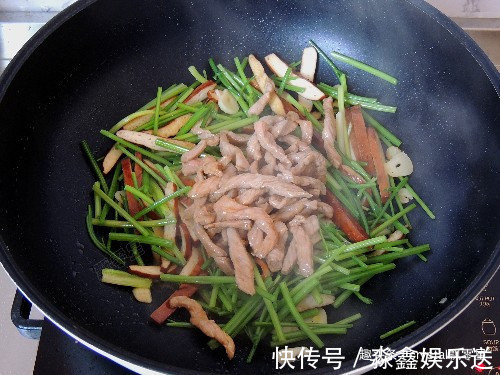 不粘锅|肉丝这样炒,软嫩爽滑超入味,不老不柴不粘锅,窍门教给你