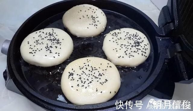 红豆饼这样做太好吃了，锅里烙一烙，我家一周吃五次，真的太香了