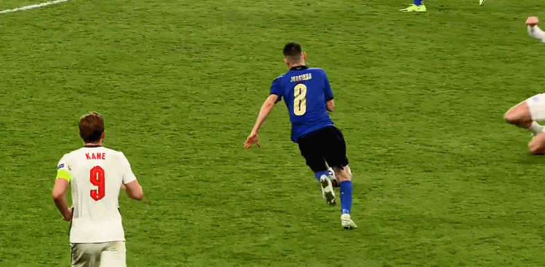 英格蘭|點球大戰(zhàn)神劇情！英格蘭丟冠，主帥要背鍋，專門換兩人罰點球全丟