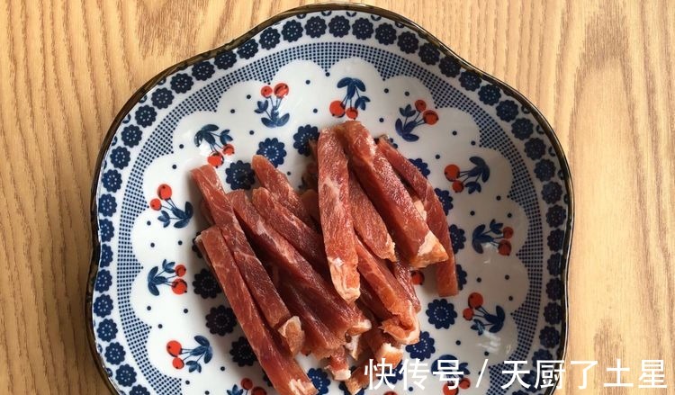 在家这样制作牛柳土豆粉，美味可口，营养丰富！