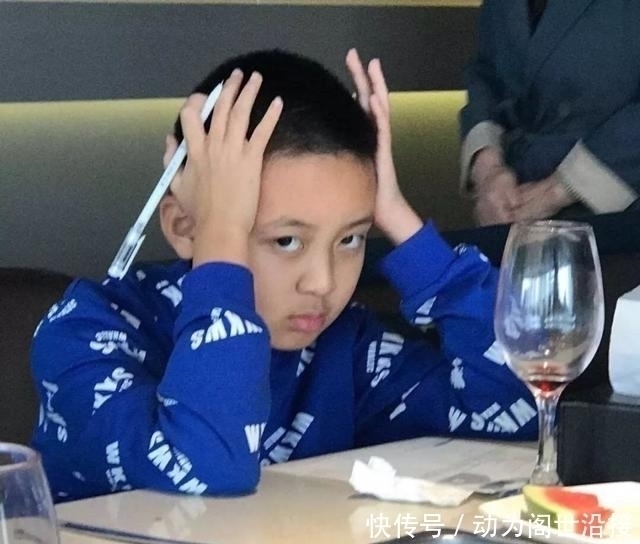二次元|“海底捞太tm可怕了竟然还教小学生做作业”哈哈哈哈