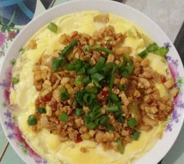  经典家常菜豆腐蒸蛋，营养丰富，味道鲜美，飘香四溢，快来试试