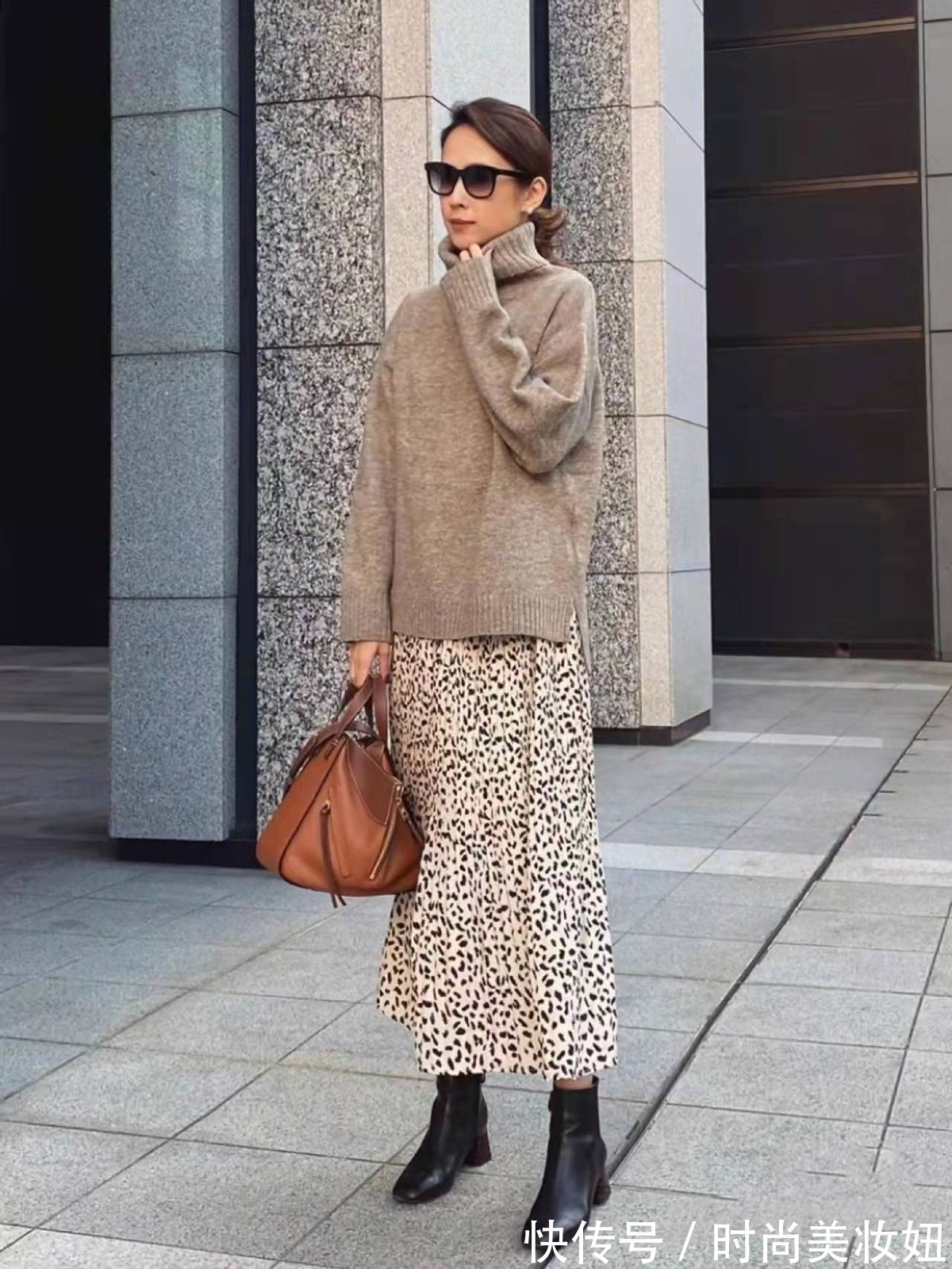 气质 衣品好的“中年女性”,穿衣都喜欢基础款,越简单越显气质