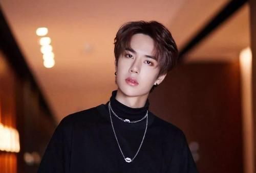 爱豆|不甘心做流量爱豆，踏实演戏不撕番却被内涵，王一博比肖战更难