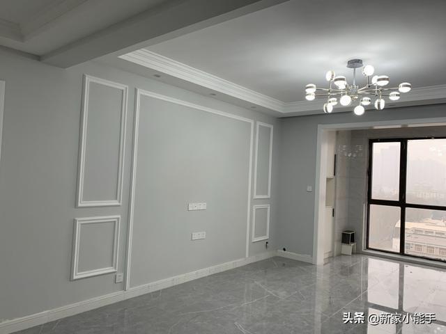安装|她家装修花了12万，打造网红款电视墙，请木工师傅打柜子很喜欢