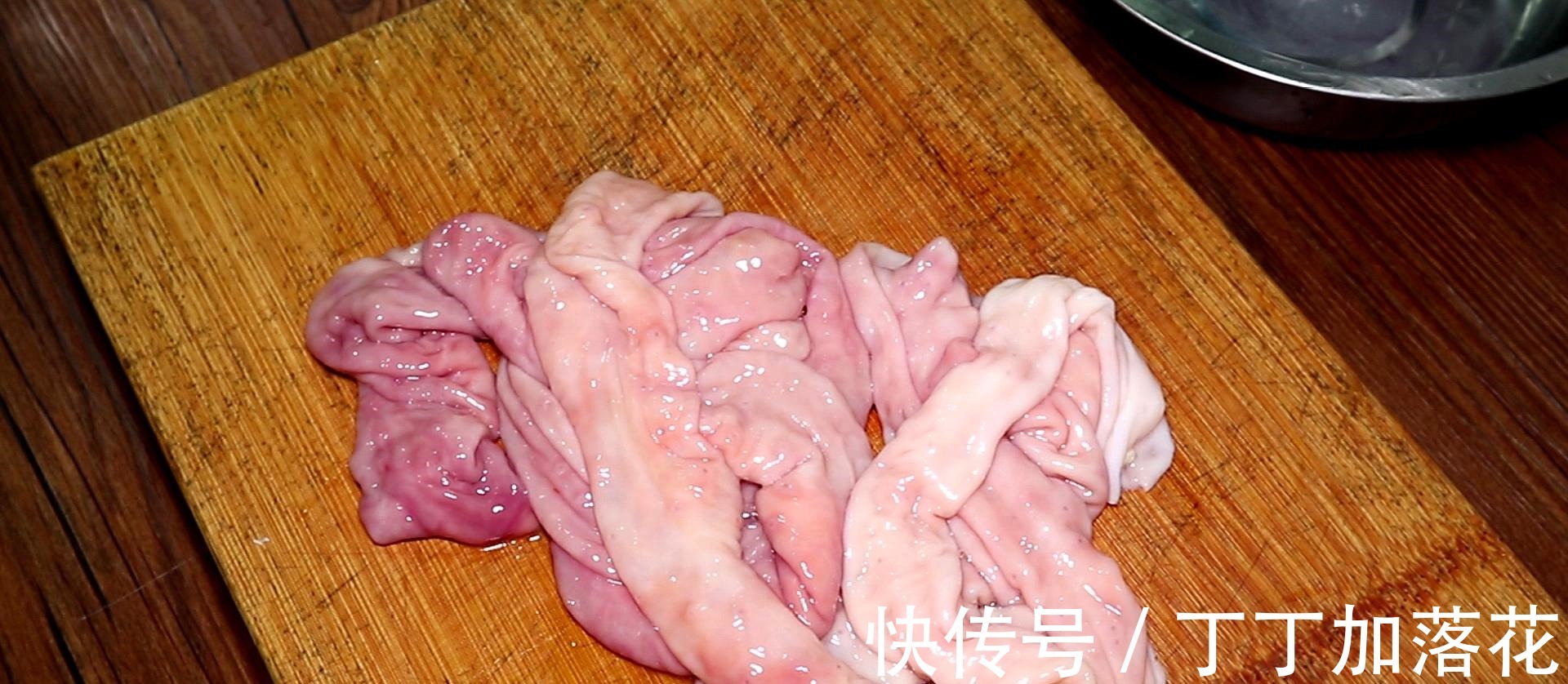 大厨分享大肠炒酸菜的经典做法，大人小孩一次连吃3大碗米饭！