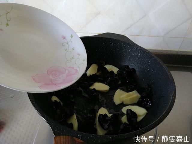 清洗干净|这东西，隔三差五吃，祛湿化痰又排毒，全家吃出好身体