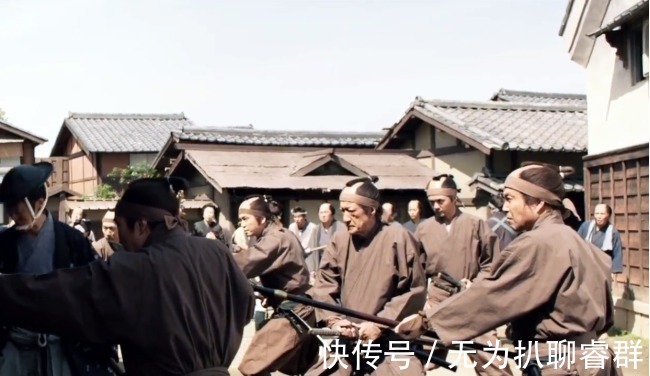 男子|日本古装剧中男子的发型为何感觉如此怪异?