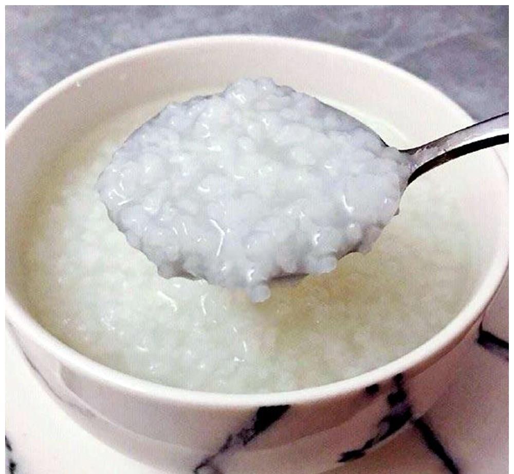 喂养|娃吃辅食时,宝妈要避免三个“不当做法”,不然孩子吃一次伤一次