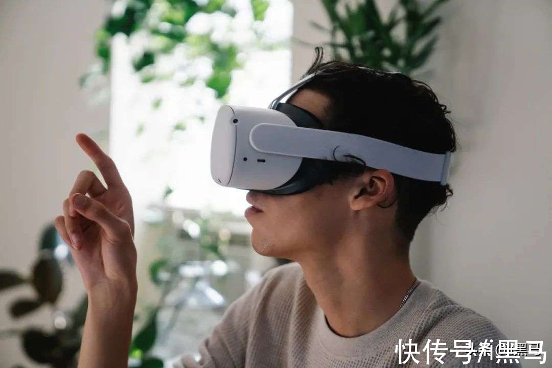 蹭上元宇宙，VR又活了？