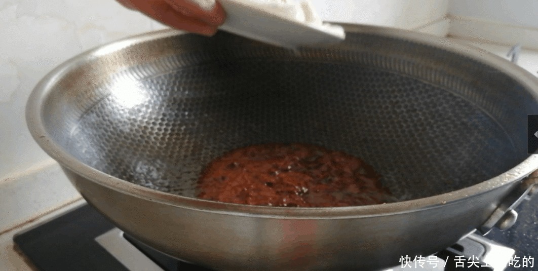 做出|大白菜怎么吃?白菜百吃,一碗芡汁,做出不一样的味道