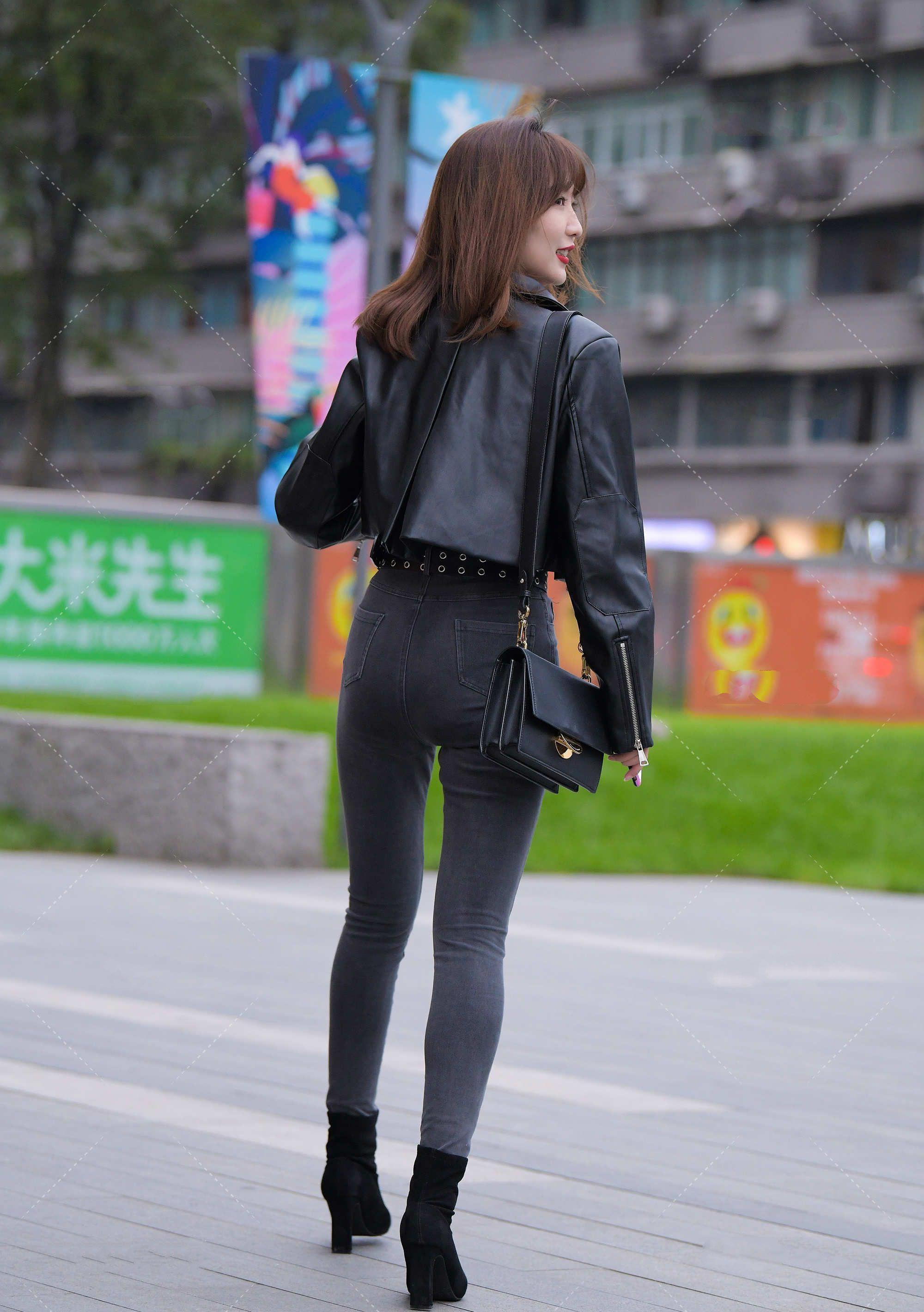 女孩|酷飒女孩必备的皮夹克,这样搭配,更显强大气场