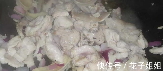 《白菜豆腐炖猪肉》鲜香美味不油腻,营养健康还好吃!
