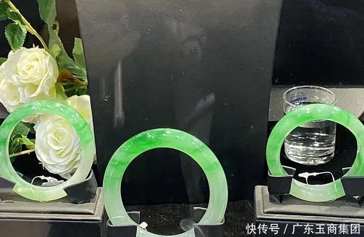 奢侈品|展会级别的翡翠长什么样,开眼!