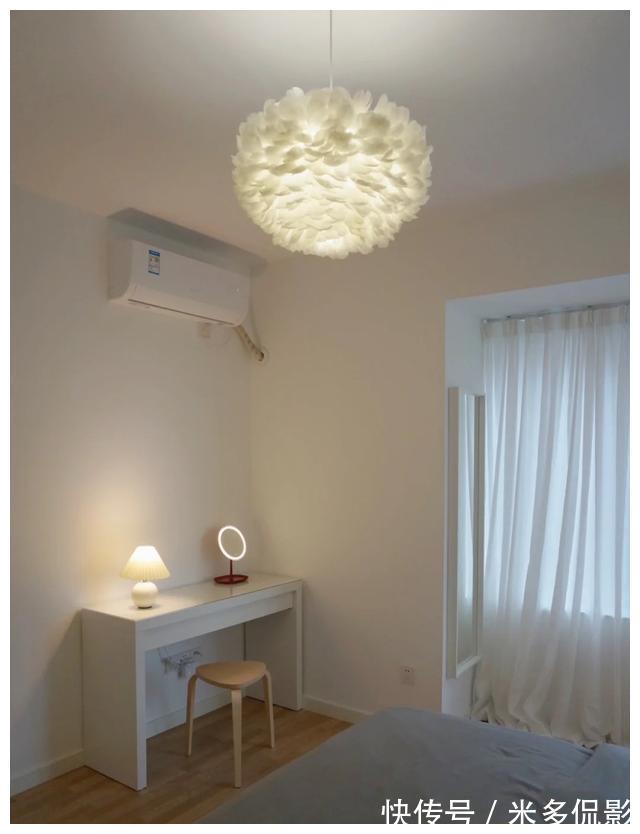 主卧|她家不吊顶,全屋大白墙,简约干净,“家徒四壁”反而更高级耐看