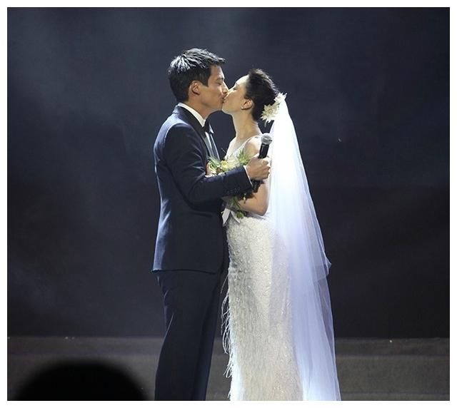 周公子|周迅童年照曝光，面庞清秀有灵气，身材比例优越漫画腿羡煞旁人