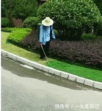 |搞笑GIF:单身久了什么事情都做的出来, 是时候找个女朋友了