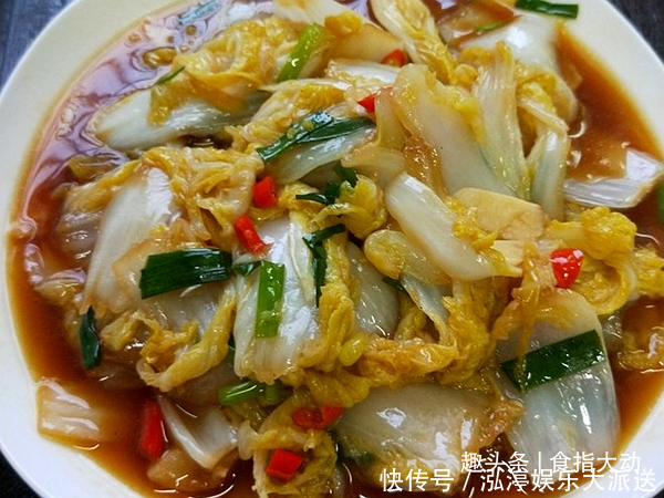 家人|酸辣香味十足的下饭菜,装盘开吃,超级爽口开胃,家人百吃不厌!