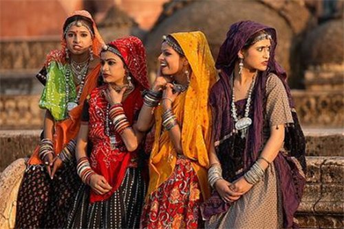 保护|印度最高种姓“婆罗门”有多牛?出生时军队保护,还永久享一特权