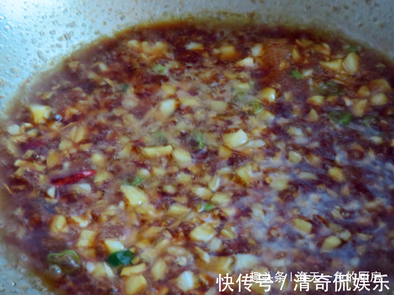 凉拌|夏天此野菜最受欢迎,不花钱菜地里掐一把,拌拌就能吃,清热解暑