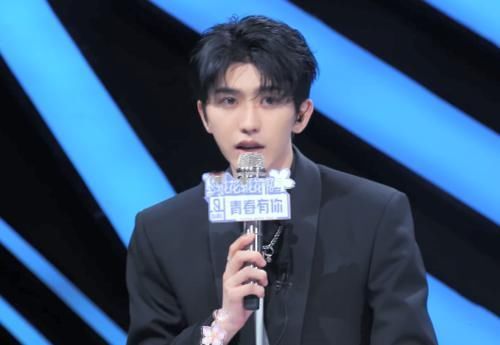 蔡徐坤公布第一次排名公布时,谁注意许佳琪说了啥能力者也会紧张