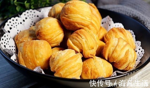一口酥，做法简单无难度，外酥里软一口一个，越吃越香，太解馋了