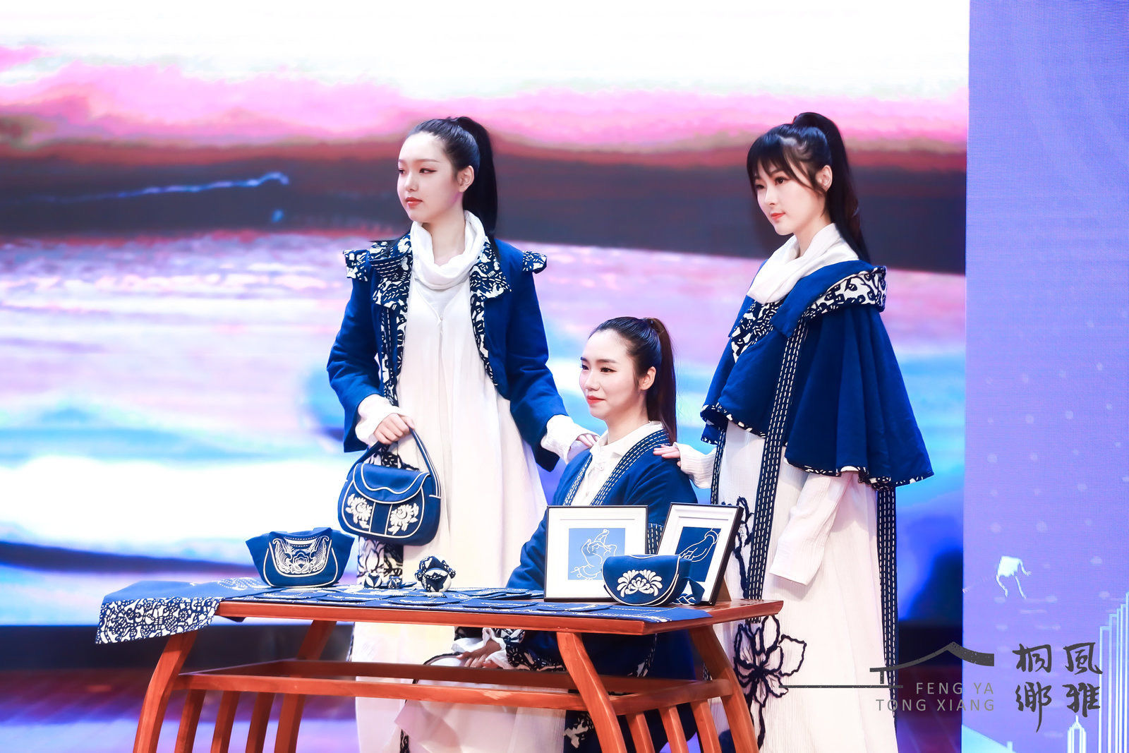 银线生花！蓝布之上，创意“生花”！