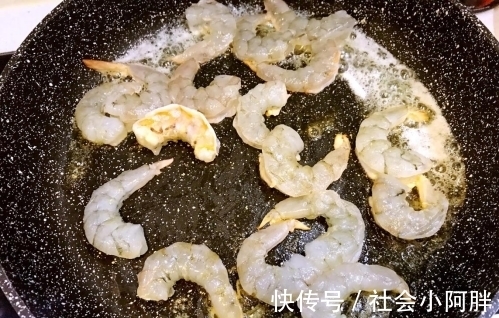 鲜虾|口味酸甜的蔬果沙拉，绿色又健康，减脂人群放心食用