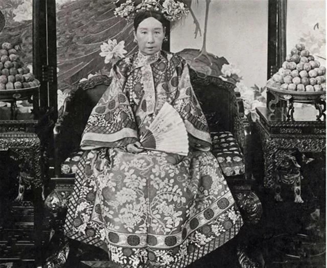 慈禧一生只写一首诗,却成为“千古佳句”?背完你就知道了