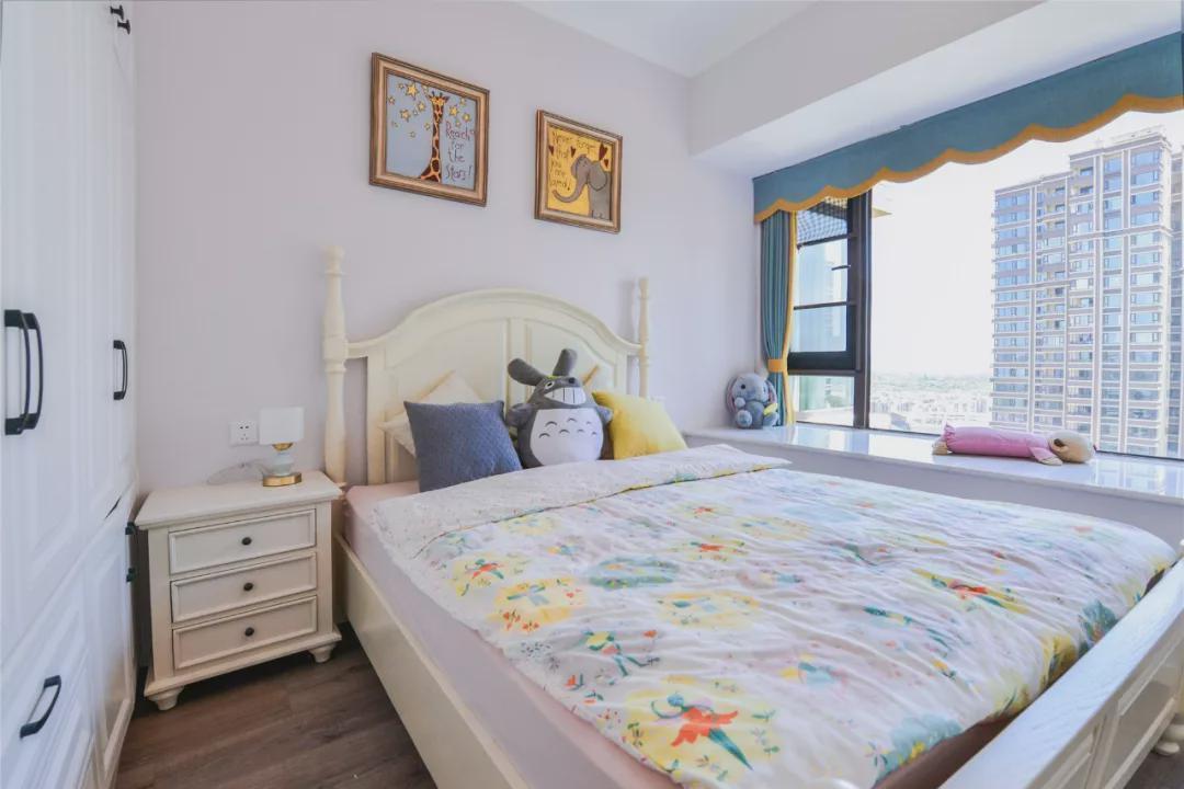 齐家云云|142平美式四居室,户型方正,色调浪漫又温馨,以后有房也这样装