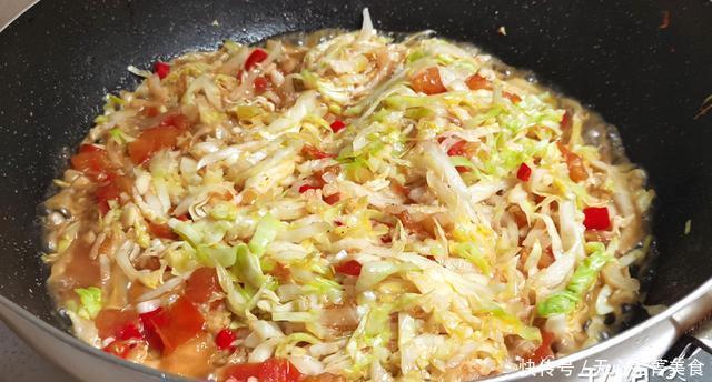 酸爽|不放肉,素炒包菜一样香,酸爽开胃、又下饭,10分钟就能炒1大盘