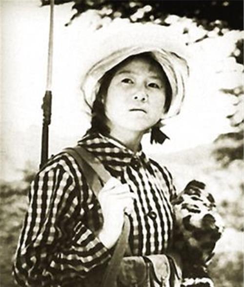 年前|45年前,那位赤手空拳打死2米金钱豹的19岁女孩陈传香,后来怎样