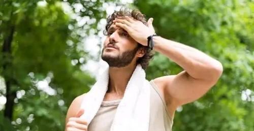 迹象|男人开始衰老时,身体可能有4个“迹象”,若一个都不占,恭喜你