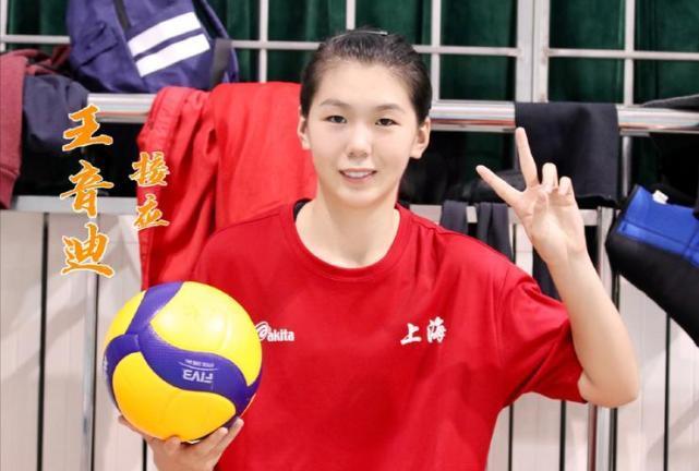接应|惊喜,女排陷入新老交替,接应位置3大青年人才出现,未来可期