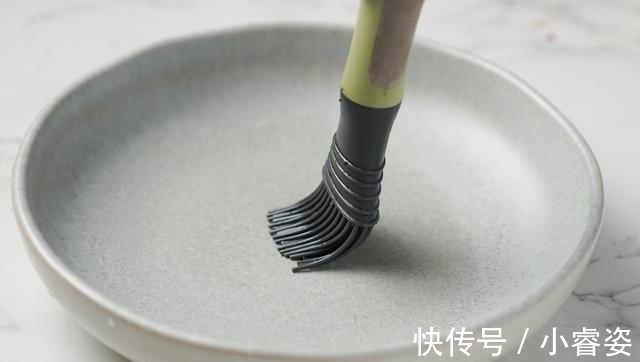 鲜虾|剩米饭别浪费,加些料烤一烤,色彩缤纷,奶香浓郁,孩子们抢着吃