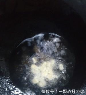 家常鸡蛋菜谱，不一样的辣椒炒鸡蛋，下饭神器，今晚米饭不够吃