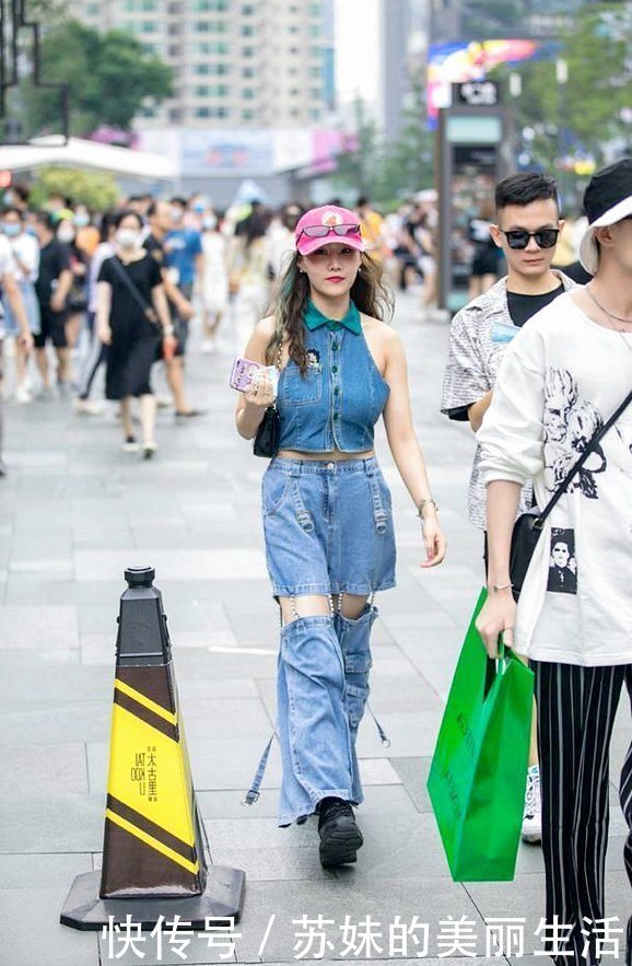 只需可以|看看小姐姐们的这些搭配,气质独特,并非空穴来风!