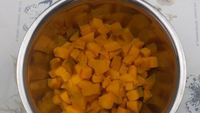 吃法|南瓜饼的美味新吃法,不蒸不炸,简单4步就完成,不错的家常美味