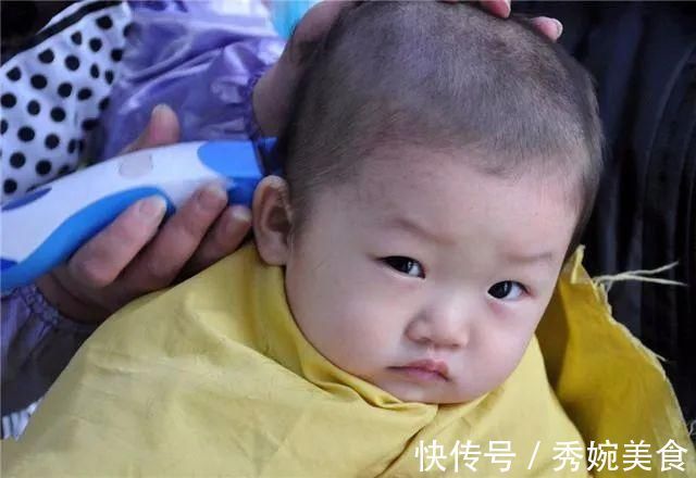 理发师|宝妈趁宝宝睡着,偷偷给宝宝剪成光头,宝宝醒来后的反应太搞笑
