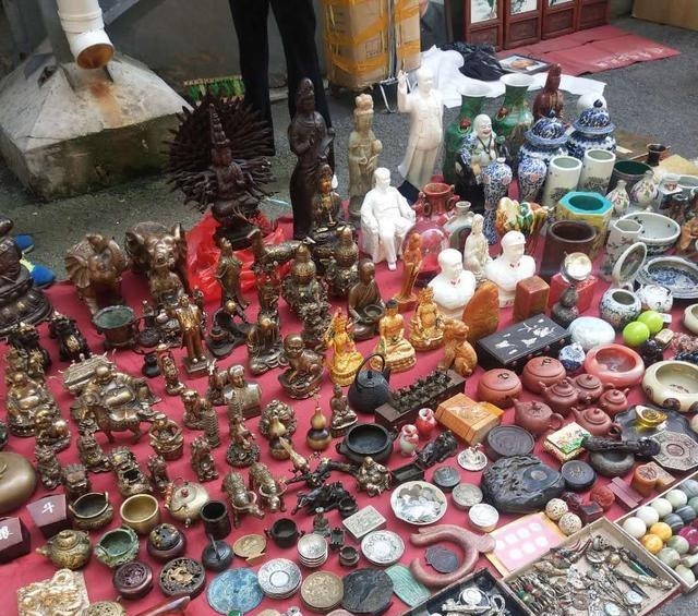 捡漏|潘家园与鲁园,都是旅游城市有名的古玩市场,游客到这里能捡漏吗