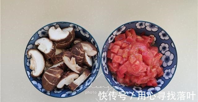 香菇|天冷了，吃炒菜不如炖菜，几种食材炖一锅，鲜美营养，热乎又暖身！